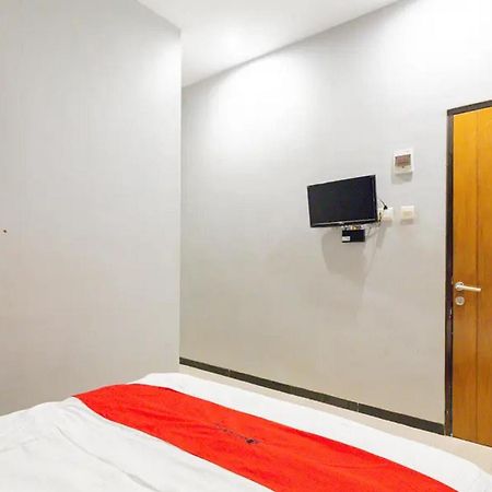 Reddoorz @ Manukan スラバヤ エクステリア 写真